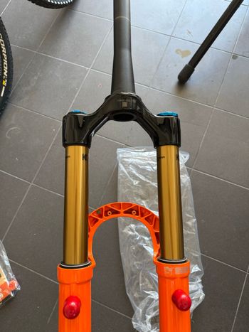 Used Fox 36 Factory GRIP X 160mm 2025 bike — image 7 of 10