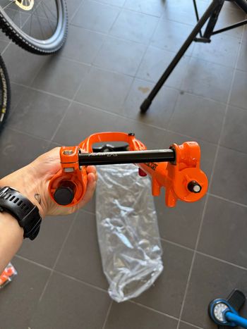 Used Fox 36 Factory GRIP X 160mm 2025 bike — image 6 of 10