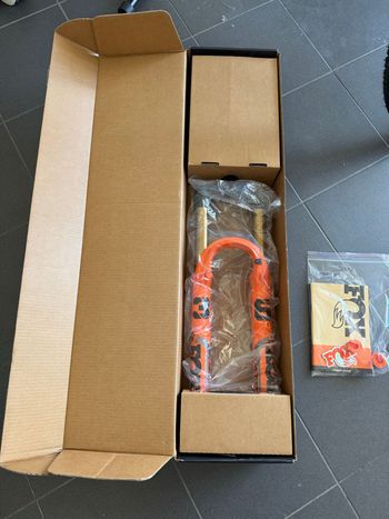 Used Fox 36 Factory GRIP X 160mm 2025 bike — image 9 of 10