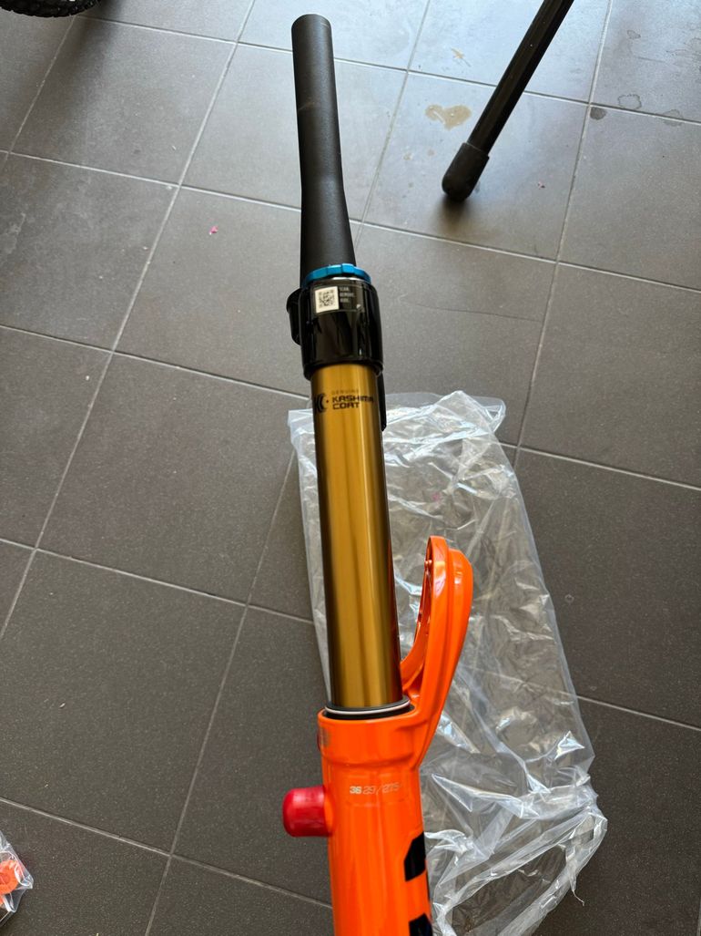 Used Fox 36 Factory GRIP X 160mm 2025 bike — image 4 of 10
