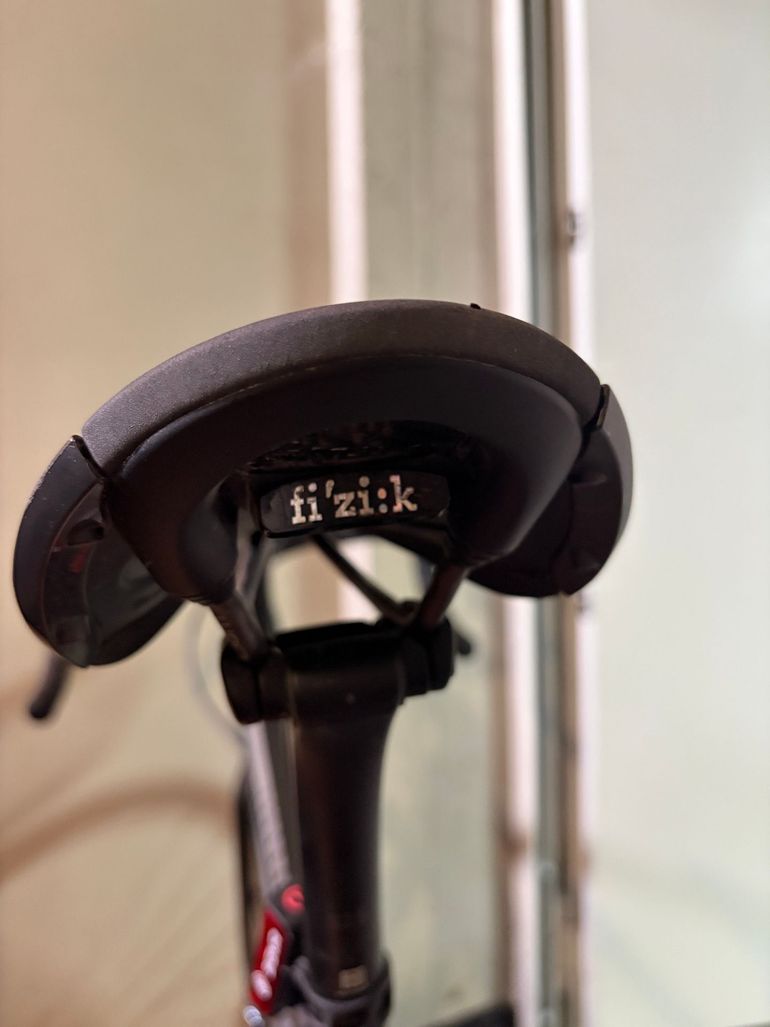 Used Fizik Aliante bike — image 2 of 3