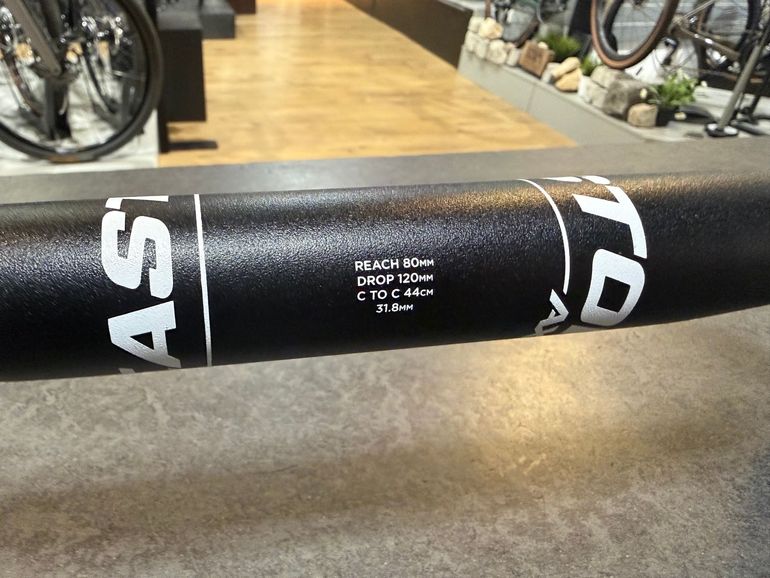 Used Easton EA50 AX Handlebar 44cm bike — image 3 of 4