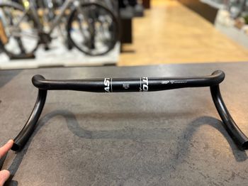 Used Easton EA50 AX Handlebar 44cm bike — image 2 of 4