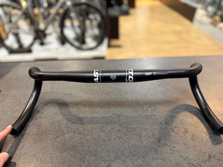 Used Easton EA50 AX Handlebar 44cm bike — image 2 of 4