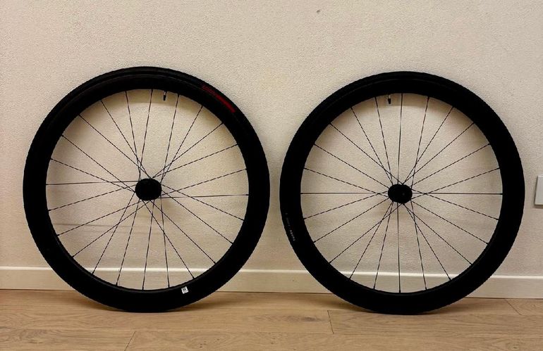 Used Roval c38 2025 bike — image 1 of 2