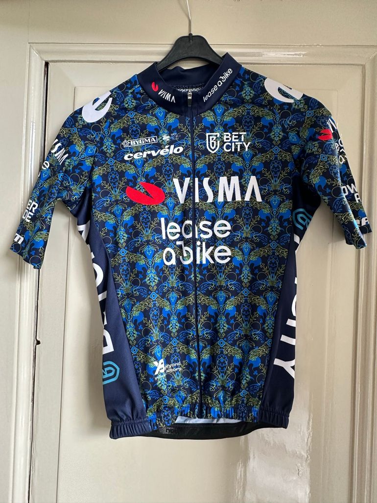 Used AGU Team Visma-Lease a Bike fietsshirt Renaissance collectie 2024 bike — image 1 of 2