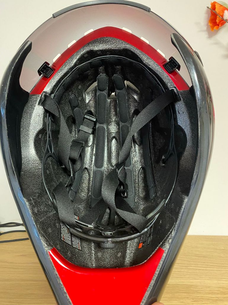 Used MET DRONE WIDE BODY Helmet bike — image 5 of 8