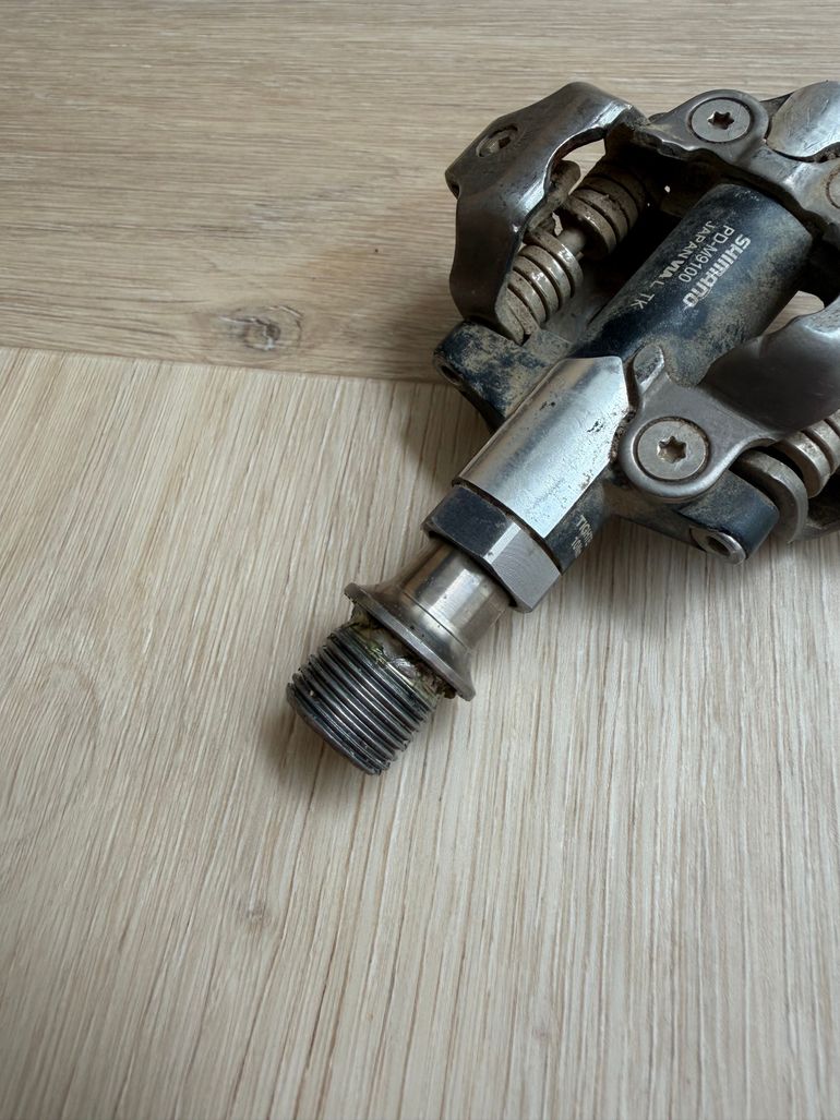 Used Shimano XTR PD-M9100 Pedals Short Axle bike — image 2 of 5