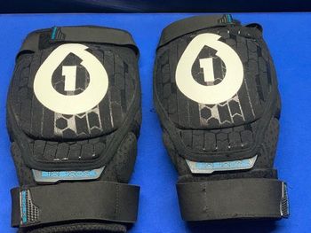 Used SixSixOne Rage Hard Knee Pads bike — image 2 of 4