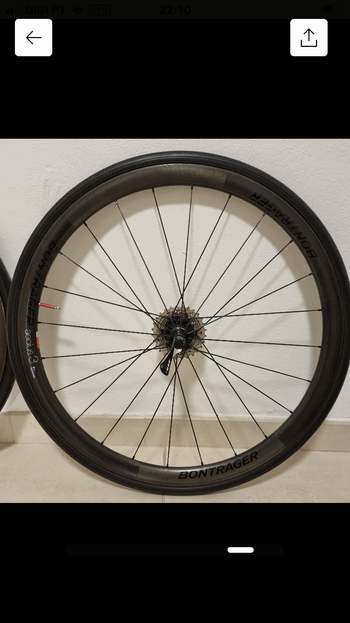 Used Bontrager Aeolus 3 D3 Tubular 2019 bike — image 2 of 5