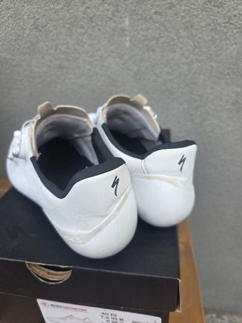 Used Specialized Torch 3.0 Road Shoes bike — image 5 of 9