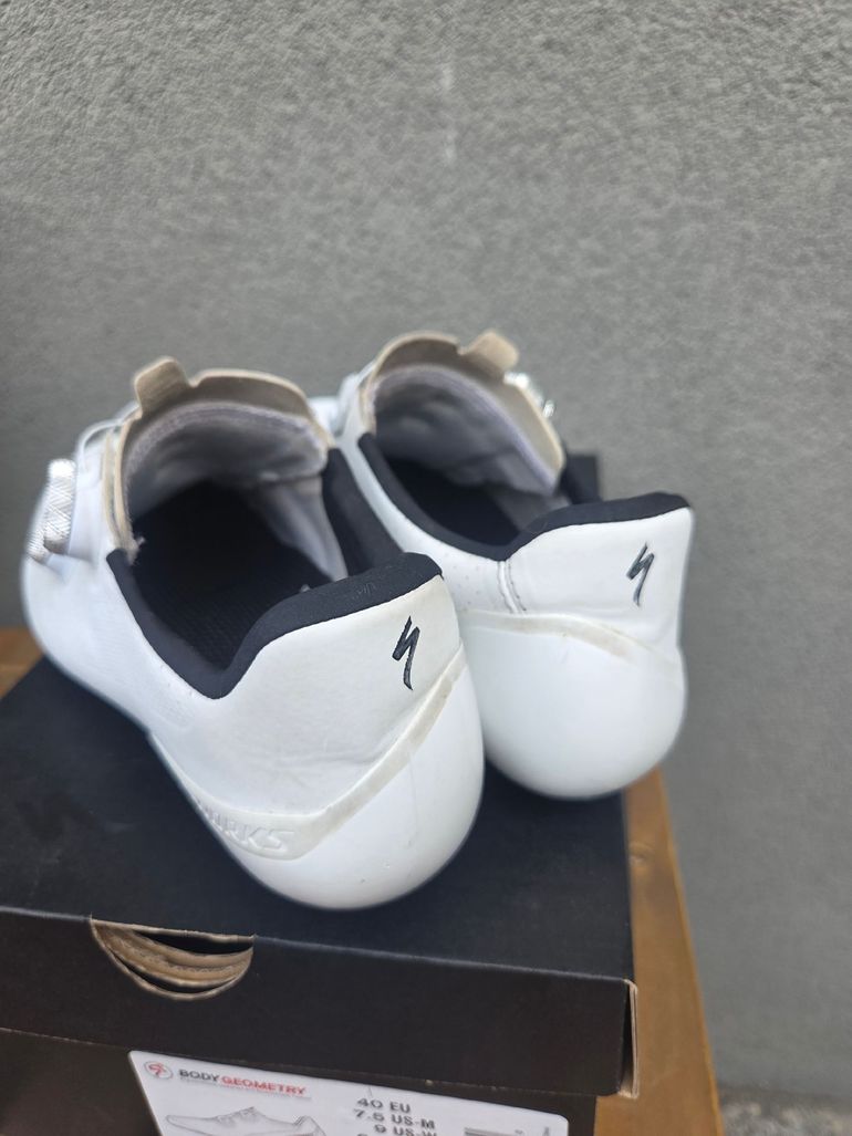 Used Specialized Torch 3.0 Road Shoes bike — image 5 of 9