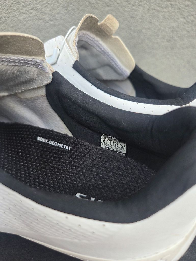Used Specialized Torch 3.0 Road Shoes bike — image 6 of 9