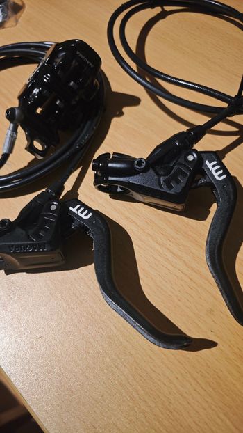 Used Magura MT 5 Rear and Front Brake Set bike — image 3 of 6