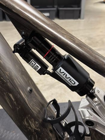 Used RockShox Vivid Coil Ultimate RC2T 210x55 2025 bike — image 2 of 4