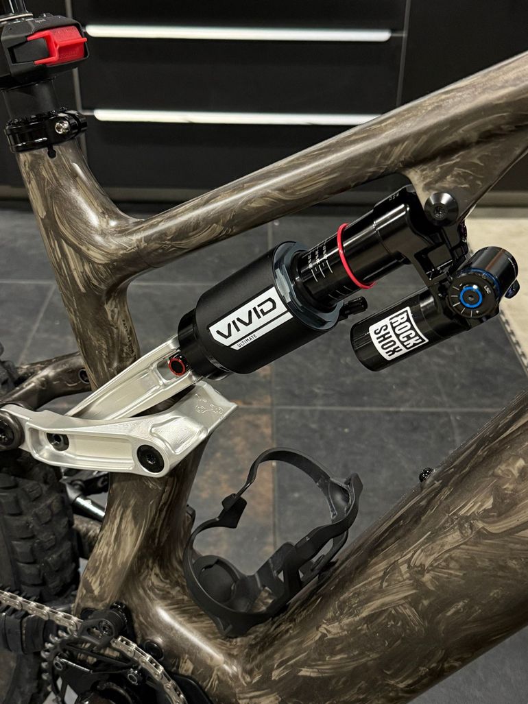 Used RockShox Vivid Coil Ultimate RC2T 210x55 2025 bike — image 3 of 4