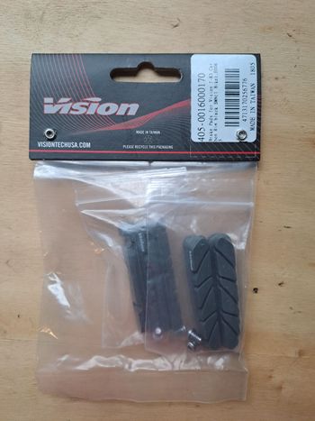 Used Vision Pattini freno T-83 per cerchi in carbonio compatibile Shimano 4 pezzi bike — image 3 of 3