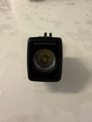 Used Bontrager Ion 200 RT Front Light 2025 bike — image 3 of 4
