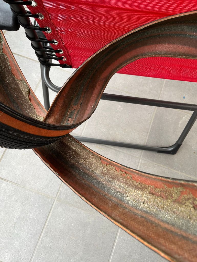 Used Bontrager Girona RSL Gravelreifen 700x42c bike — image 5 of 6