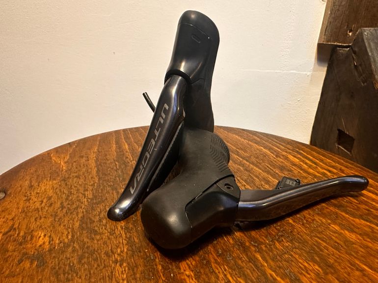 Used Shimano ST-R8170 Schalt-/Bremshebel Di2 bike — image 1 of 8