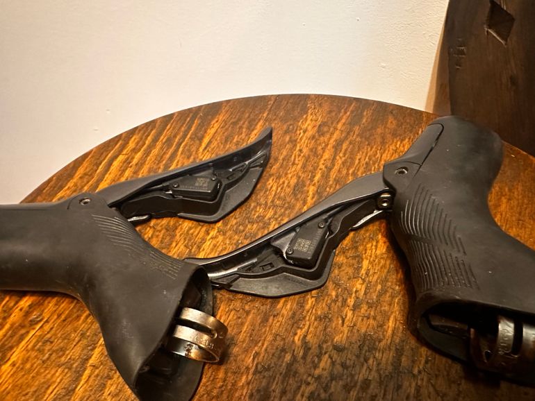 Used Shimano ST-R8170 Schalt-/Bremshebel Di2 bike — image 3 of 8