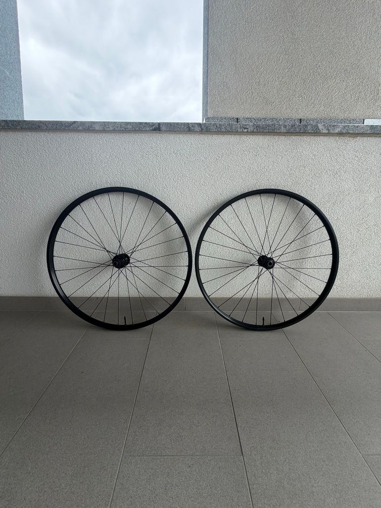 Used Bontrager Kovee 25 29" Boost Laufradsatz Tubeless Ready 2023 bike — image 1 of 10