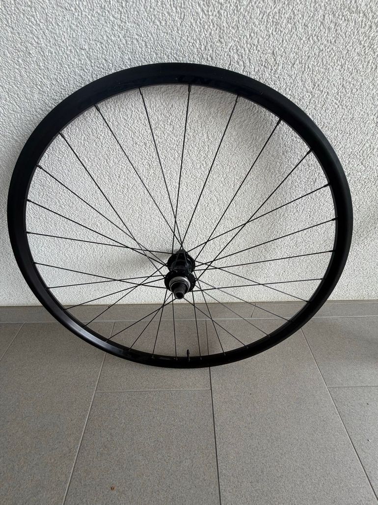 Used Bontrager Kovee 25 29" Boost Laufradsatz Tubeless Ready 2023 bike — image 8 of 10