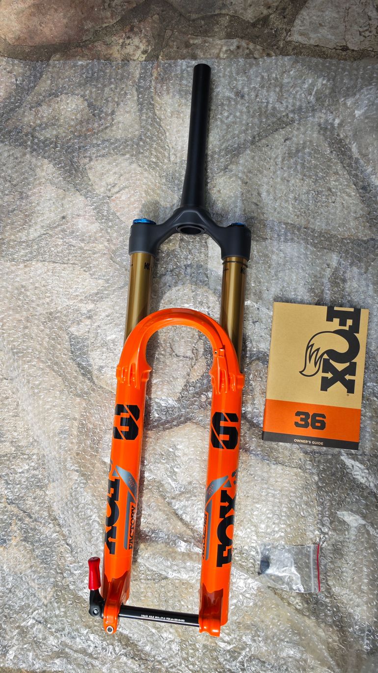 Used Fox Racing 36 factory 2023 bike — image 4 of 5