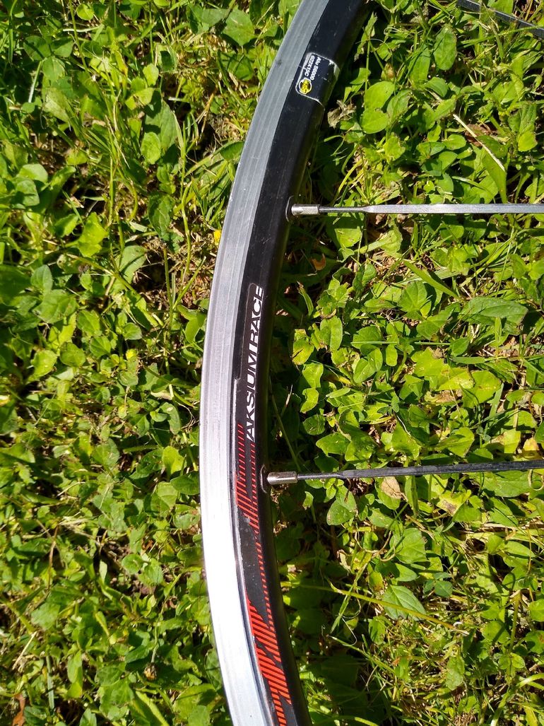 Used Mavic Aksium race bike — image 4 of 4
