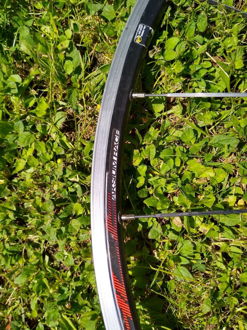Použité Mavic Aksium race bike — obrázek 4 z 4