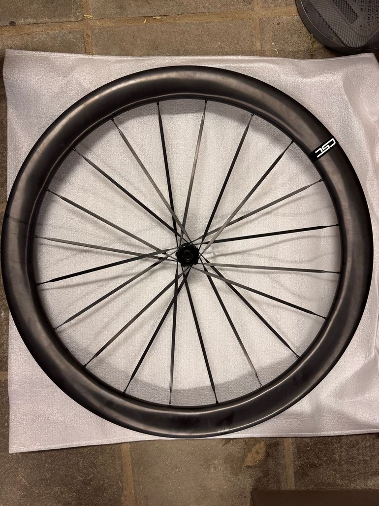 Used CSC 50mm Carbon Wheelset bike — image 1 of 9