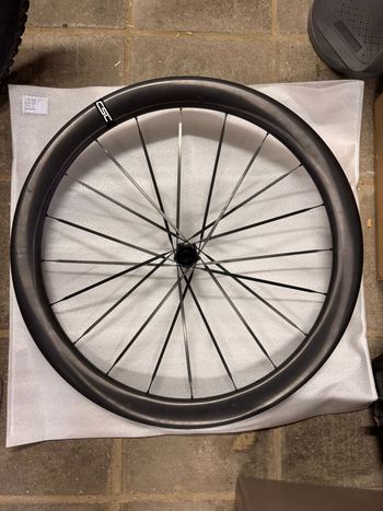 Used CSC 50mm Carbon Wheelset bike — image 4 of 9