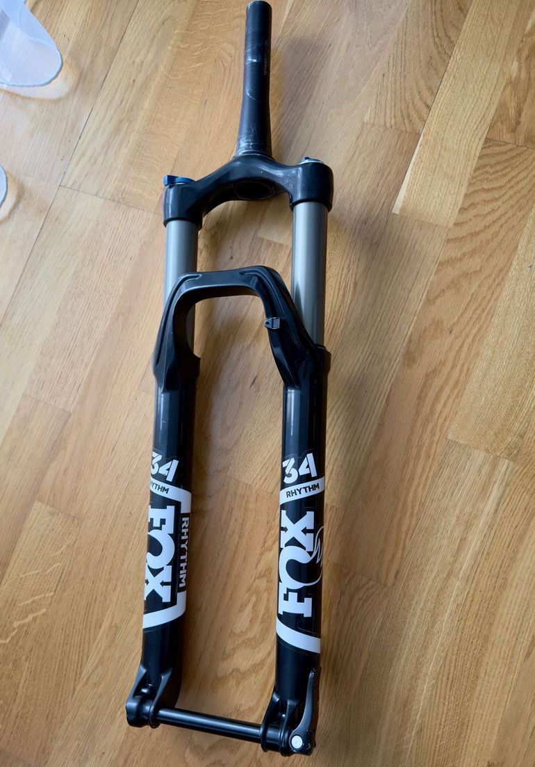 Used Fox Rhythm 34, 29", 130mm 2018 bike — image 2 of 9
