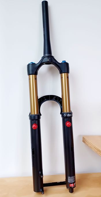 Used Fox 38 Factory 170 mm Fork 2024 bike — image 2 of 11