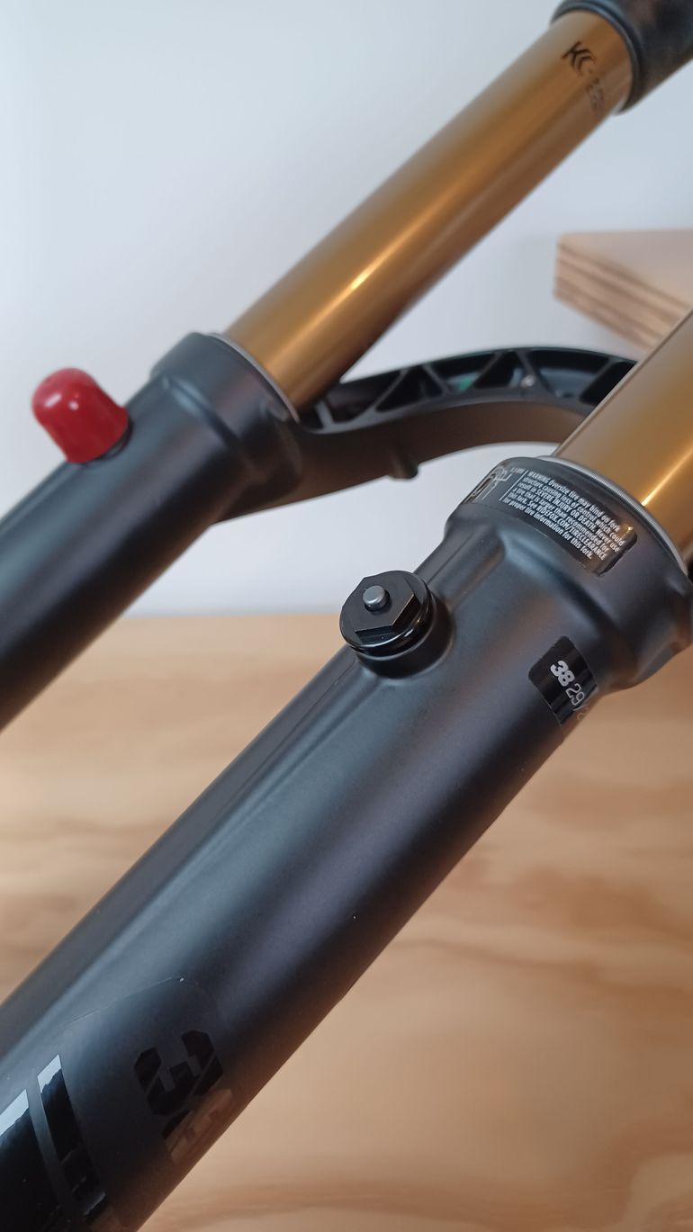 Used Fox 38 Factory 170 mm Fork 2024 bike — image 9 of 11