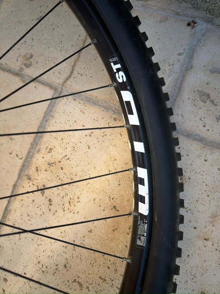 Used Wtb Front Wheel 29" Boost - i25 ST Tubeless bike — image 6 of 7