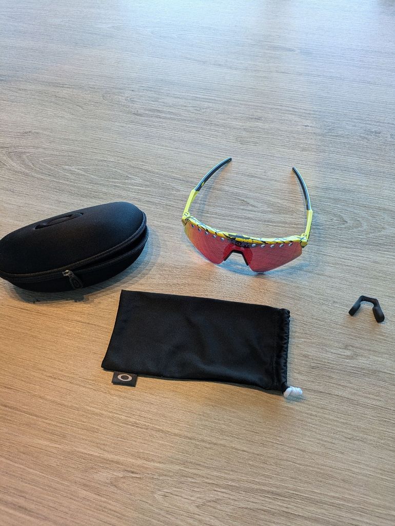 Used Oakley Sutro Lite Sweep TDF Limited Edition bike — image 5 of 6