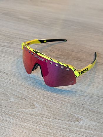 Used Oakley Sutro Lite Sweep TDF Limited Edition bike