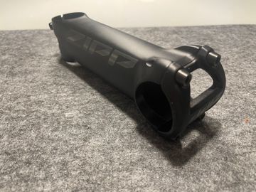 Brugt Zipp Service Course SL Stem 130mm 2025 bike — billede 2 af 3