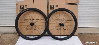 Used Shimano Roues Dura Ace C36 OU C50 neuves à boyaux bike — image 4 of 5