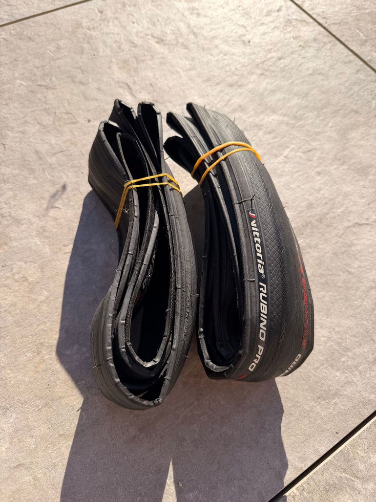 Used Vittoria Rubino Pro IV G2.0 2025 bike — image 1 of 4
