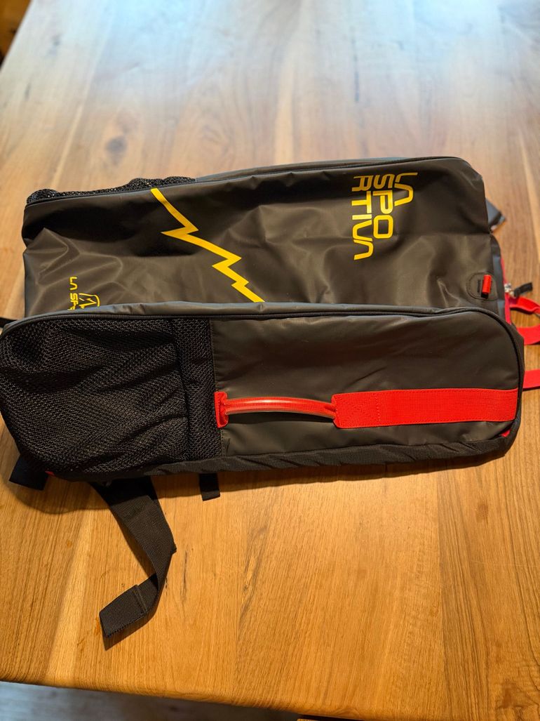 Used La Sportiva Travel Bag Black/Yellow 2026 bike — image 3 of 6