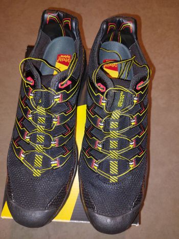 Used La Sportiva Ultra Raptor II Black/Yellow bike