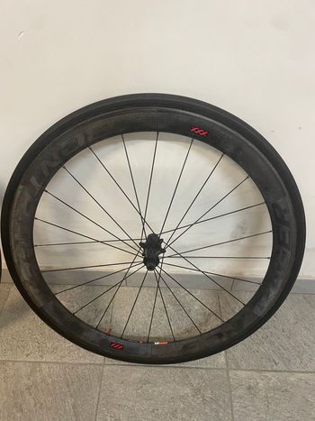 Used Bontrager Aeolus XXX4 Rim Tubolare bike — image 2 of 3