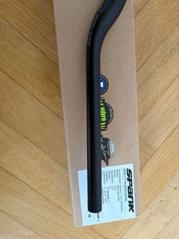 Used Spank Spike 777 FR Bearclaw MTB Lenker 2023 bike — image 7 of 8