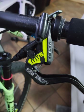 Used Magura MT8 SL Disc Brake Set 2025 bike — image 3 of 4