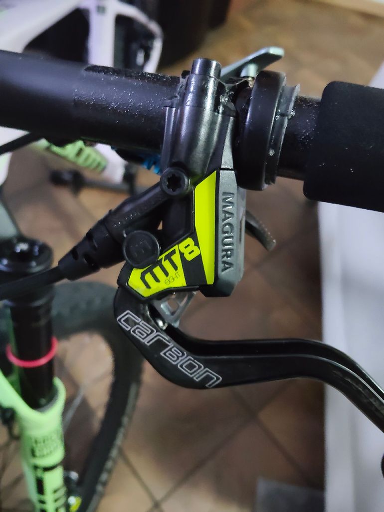 Used Magura MT8 SL Disc Brake Set 2025 bike — image 3 of 4