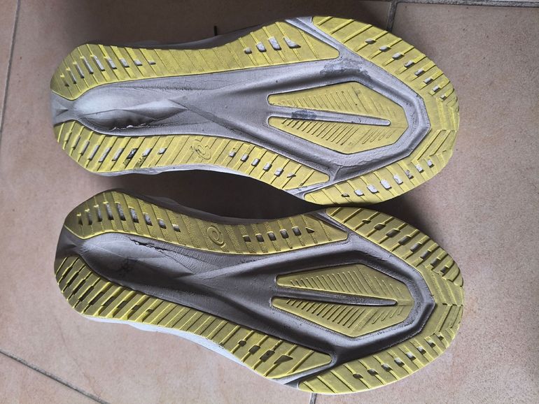 Used Asics Novablast 5 tg.45 2025 bike — image 5 of 8