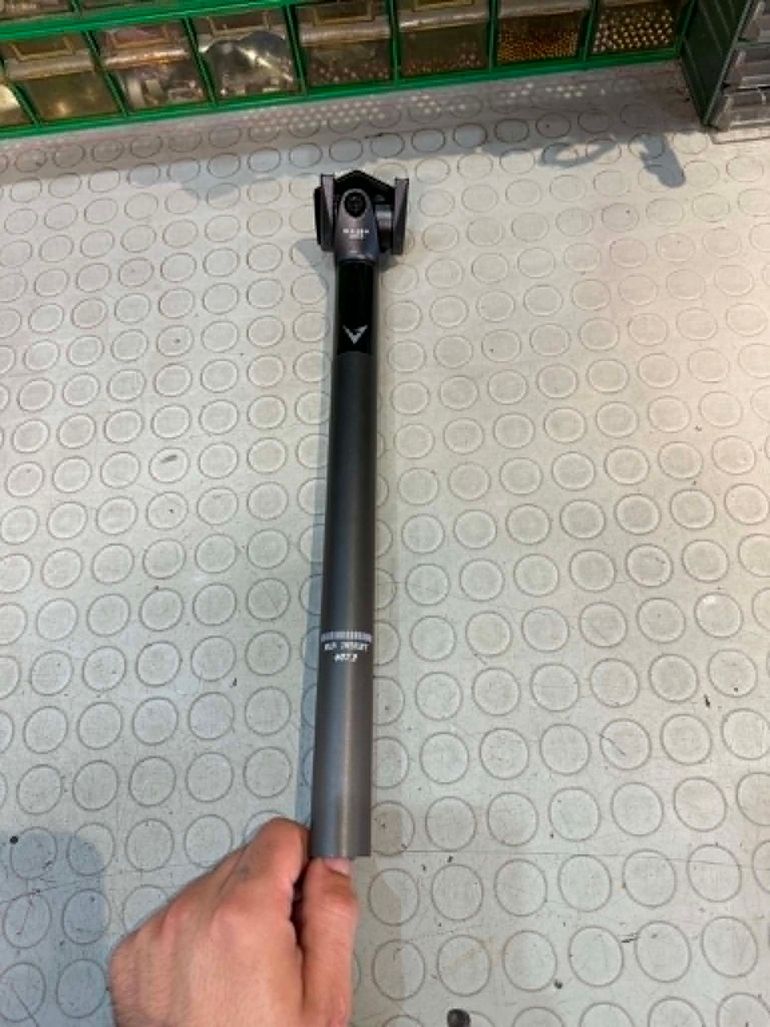 Used Velomann 27.2mm. CARBON. bike — image 4 of 9