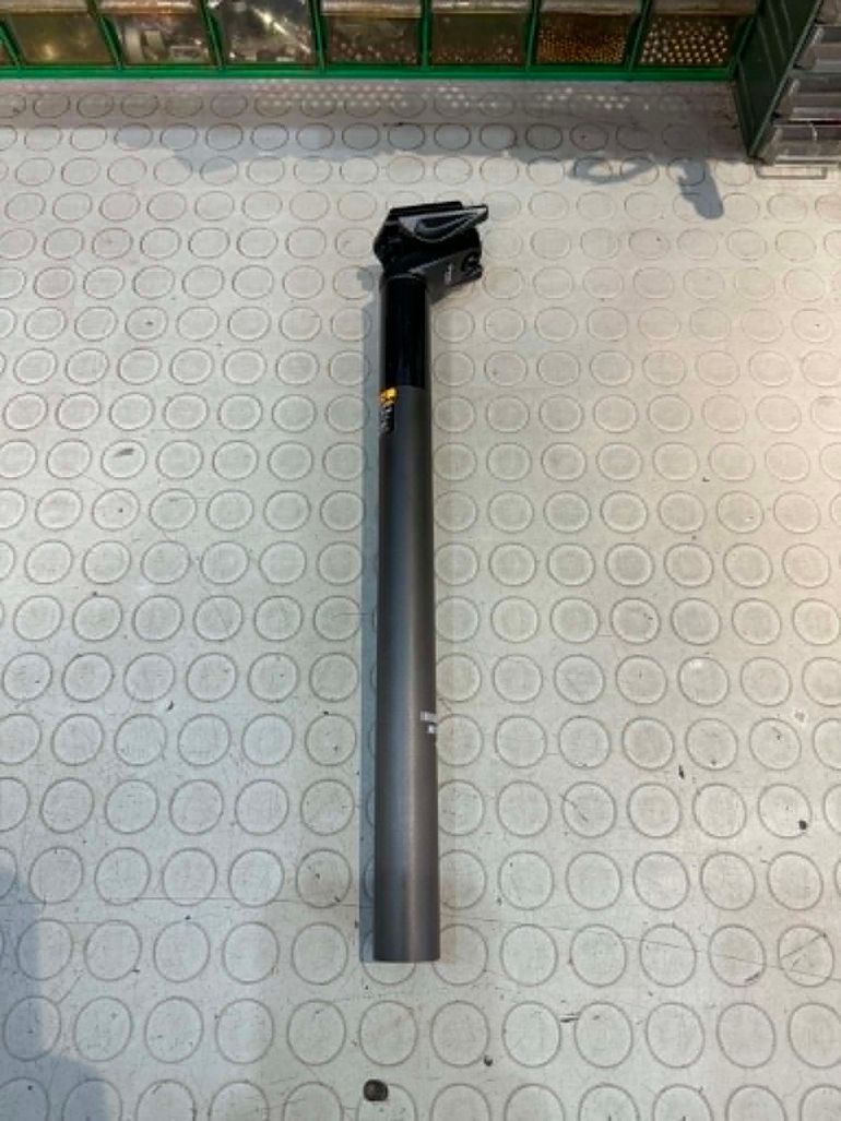 Used Velomann 27.2mm. CARBON. bike — image 8 of 9